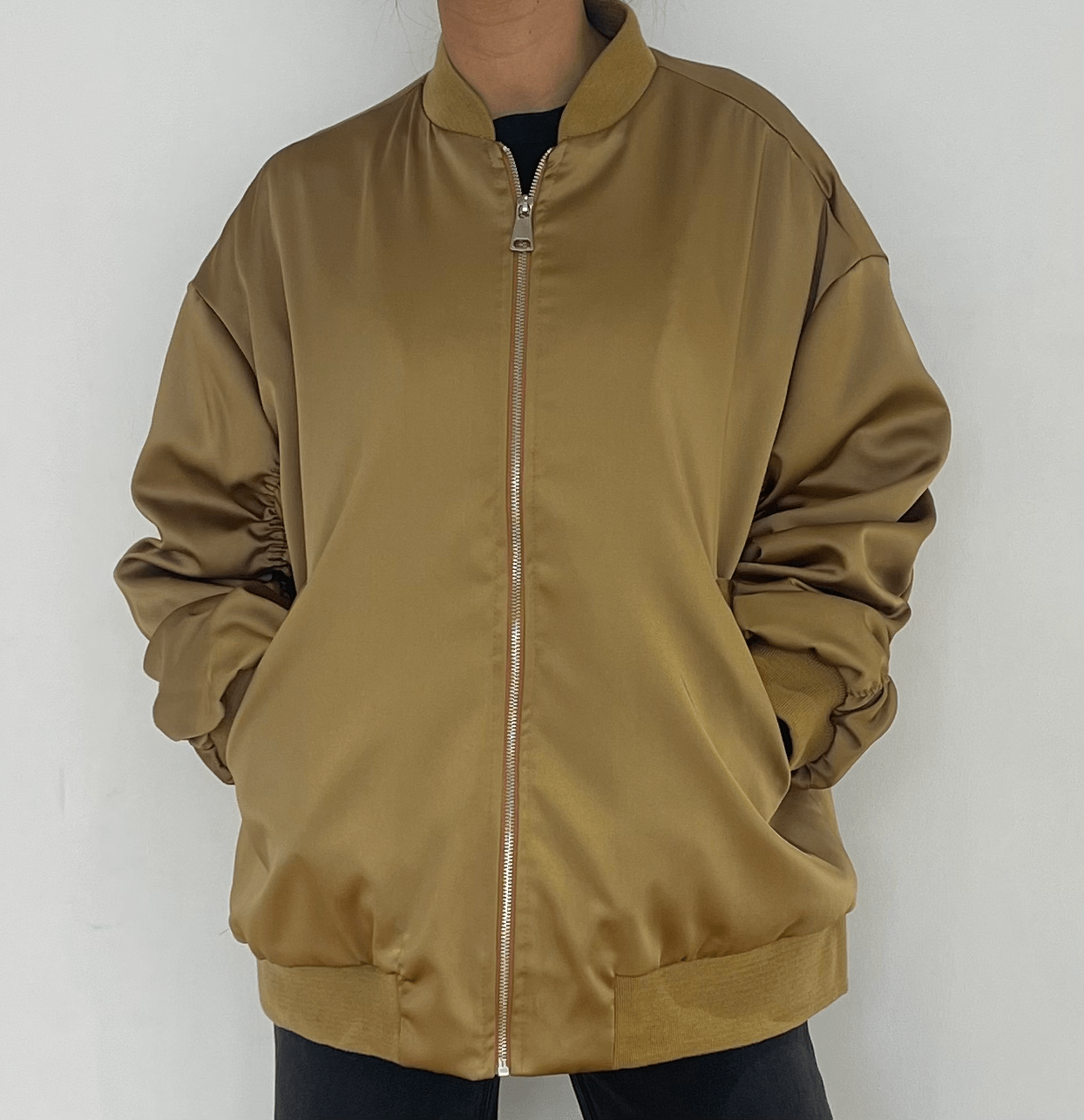 Bombers Bruno couleur beige vue de face