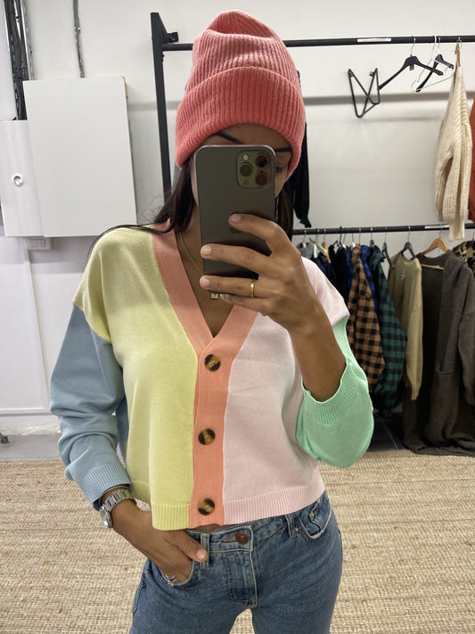 Gilet femme en tricot multicolore pastel avec boutons contrastants