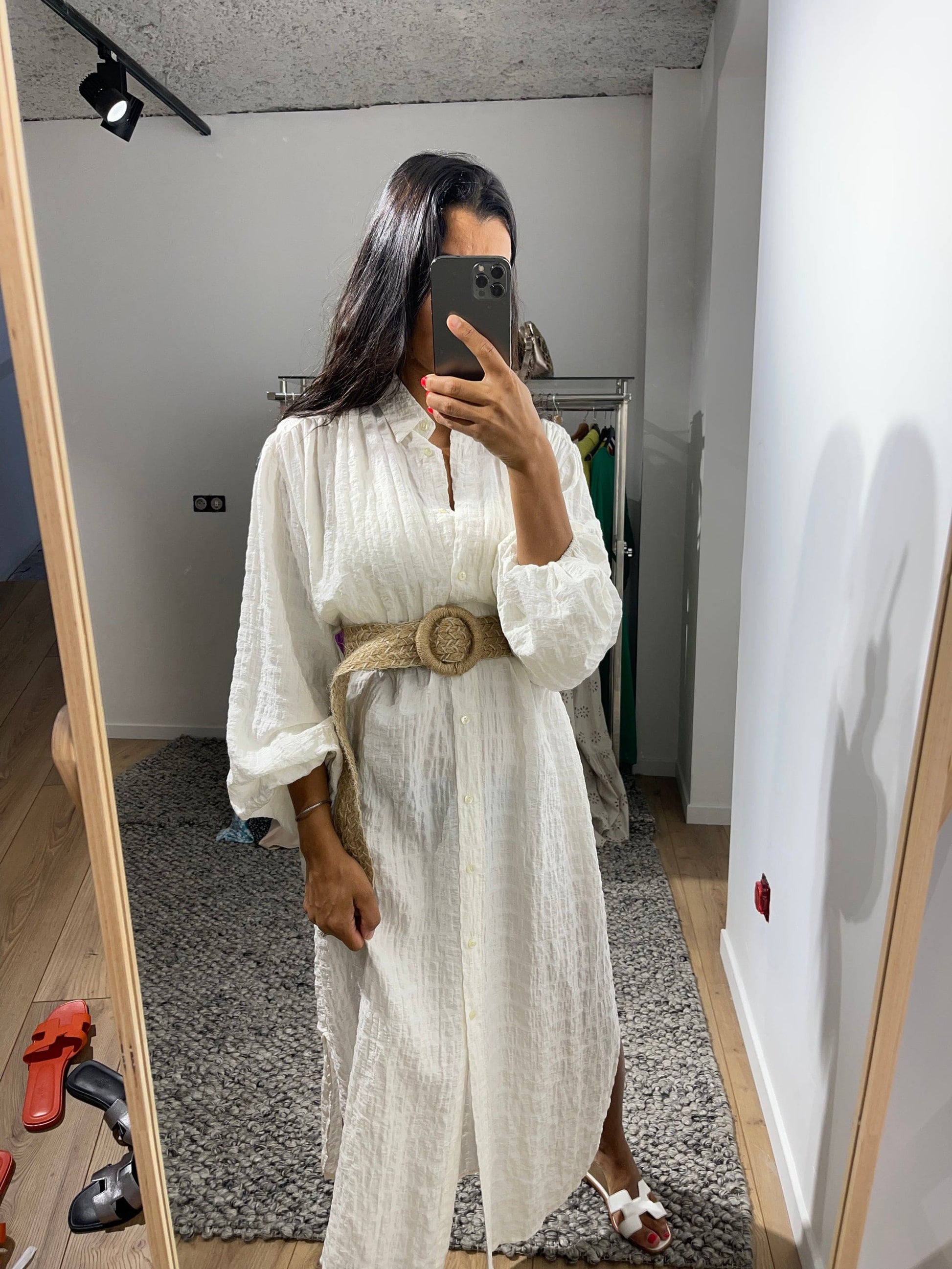 Robe en coton blanc style bohème avec ceinture naturelle