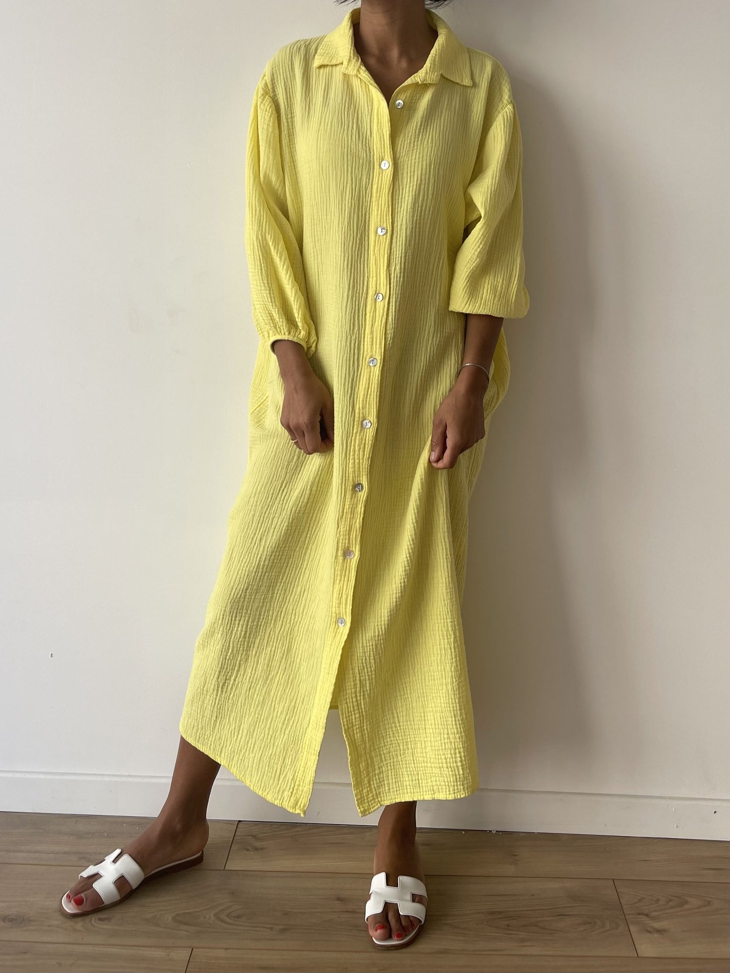 Robe en gaze de coton jaune lumineuse et estivale