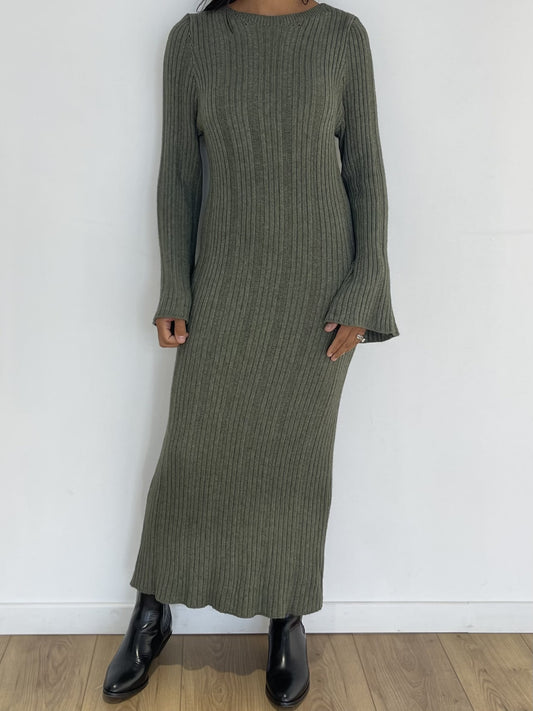 Robe longue en maille verte avec manches longues et col rond pour femme