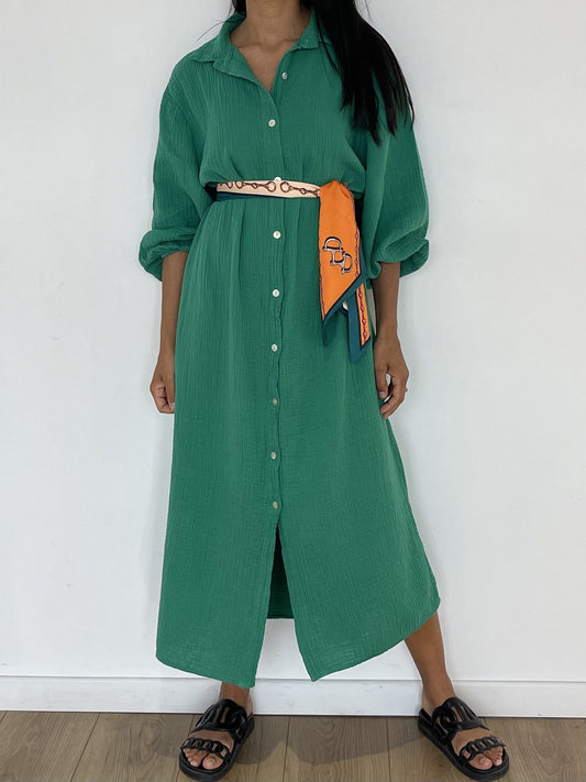 Robe verte en gaze de coton couleur émeraude élégante