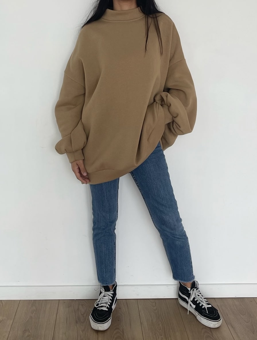 Sweat oversize en beige pour un style streetwear élégant